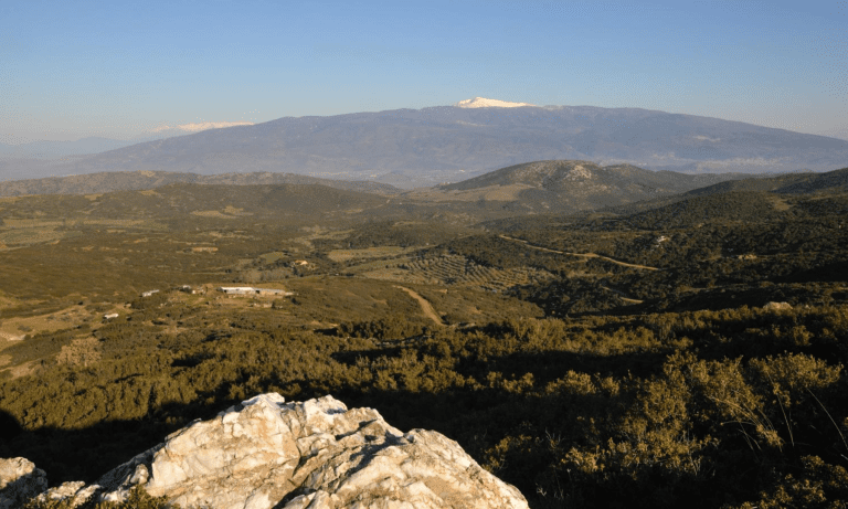 Θέα προς τον Κίσσαβο από το Μαυροβούνι