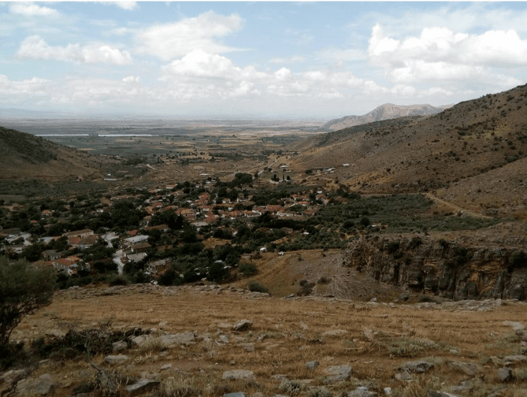 Το χωριό Μαρμαρίνη Αγιάς